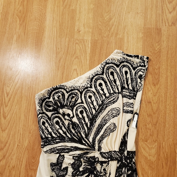 Donna Morgan One Sleeve Cocktail Dress - Picture 2 of 9